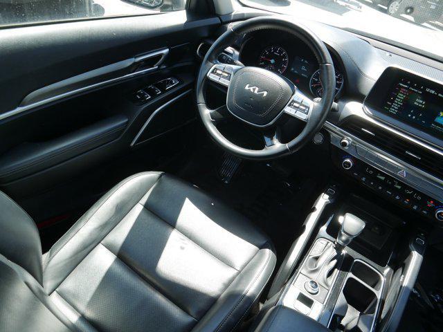 Photo of 2022 Glacial White Pearl Kia Telluride