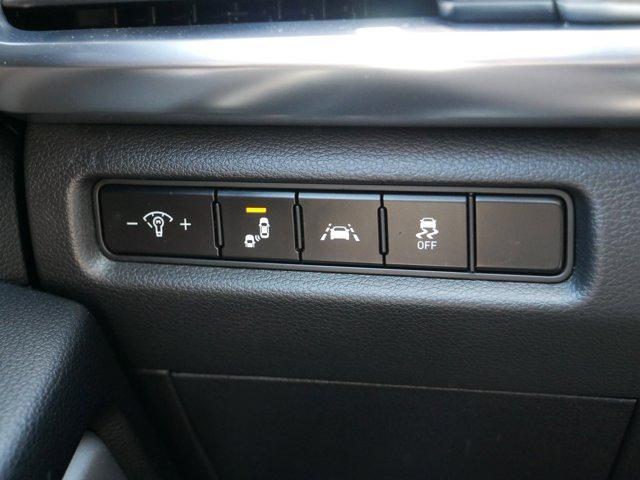 Photo of 2022 Glacial White Pearl Kia Telluride