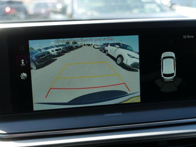Photo of 2022 Glacial White Pearl Kia Telluride