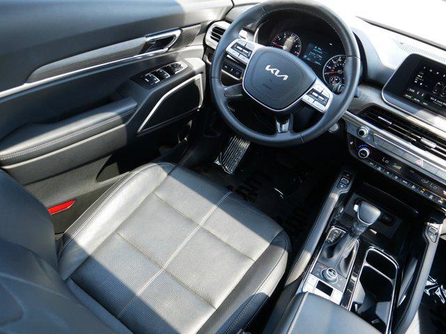 Photo of 2022 Ebony Black Kia Telluride