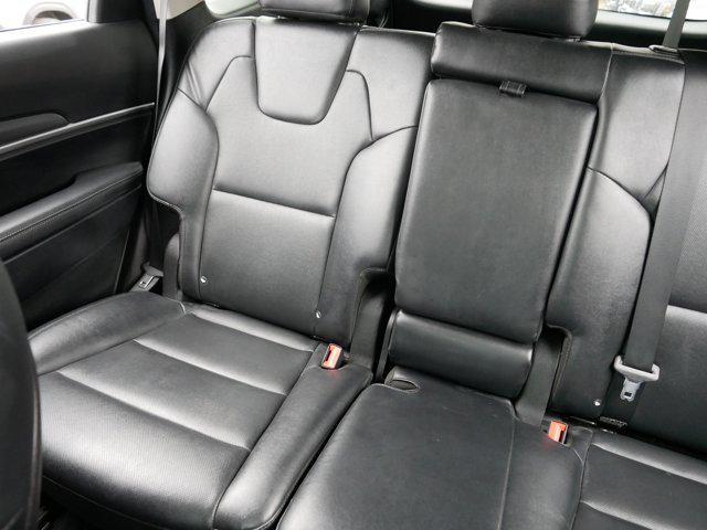 Photo of 2022 Glacial White Pearl Kia Telluride