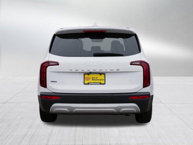 Photo of 2022 Glacial White Pearl Kia Telluride