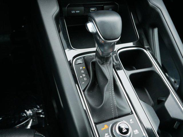 Photo of 2022 Glacial White Pearl Kia Telluride