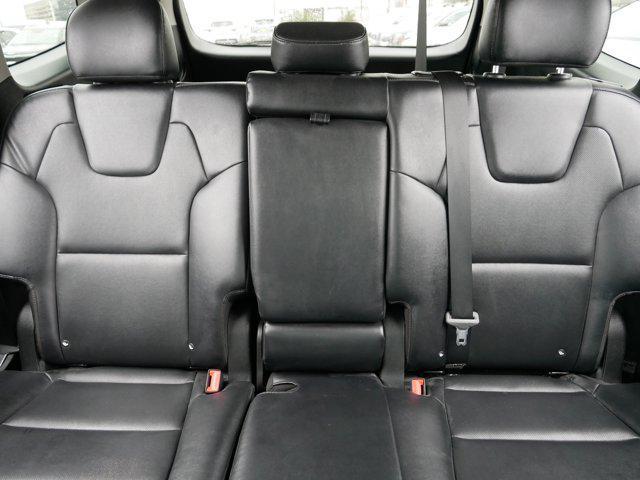 Photo of 2022 Glacial White Pearl Kia Telluride