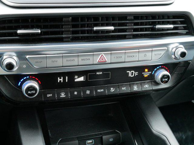 Photo of 2022 Glacial White Pearl Kia Telluride