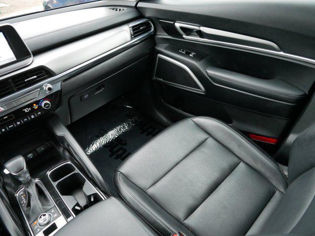 Photo of 2022 Glacial White Pearl Kia Telluride