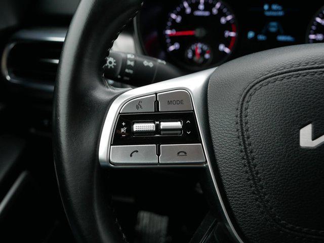 Photo of 2022 Glacial White Pearl Kia Telluride