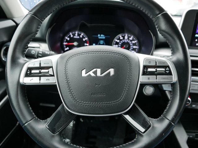 Photo of 2022 Glacial White Pearl Kia Telluride