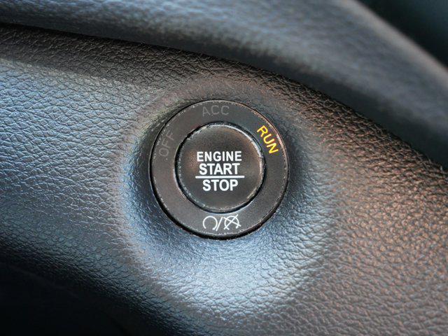 Photo of 2020 Diamond Black Crystal Pearlcoat Jeep Cherokee