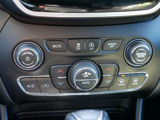 Photo of 2020 Diamond Black Crystal Pearlcoat Jeep Cherokee
