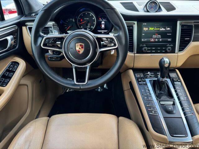 Photo of 2017 White Porsche Macan