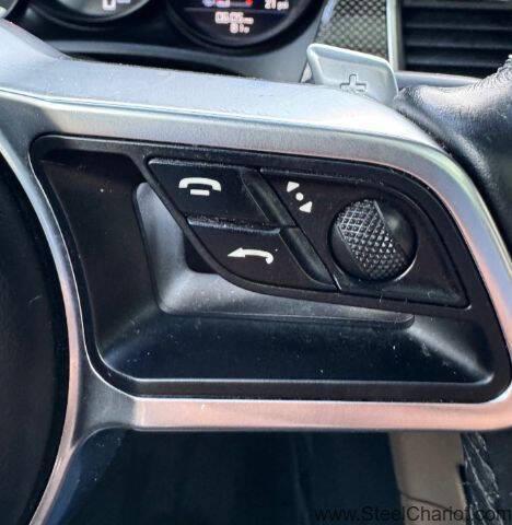 Photo of 2017 White Porsche Macan
