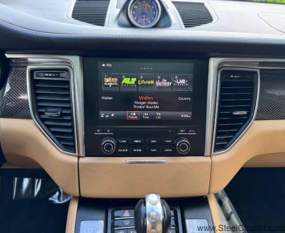 Photo of 2017 White Porsche Macan