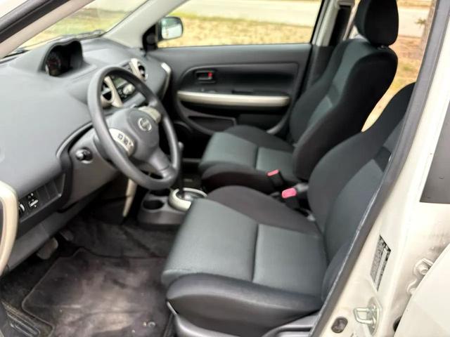 Photo of 2006 Polar White Scion xA