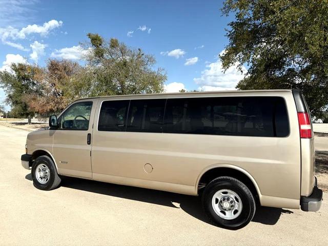 Photo of 2005 Sandstone Metallic Chevrolet Express 3500