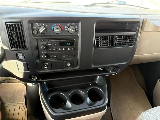 Photo of 2005 Sandstone Metallic Chevrolet Express 3500