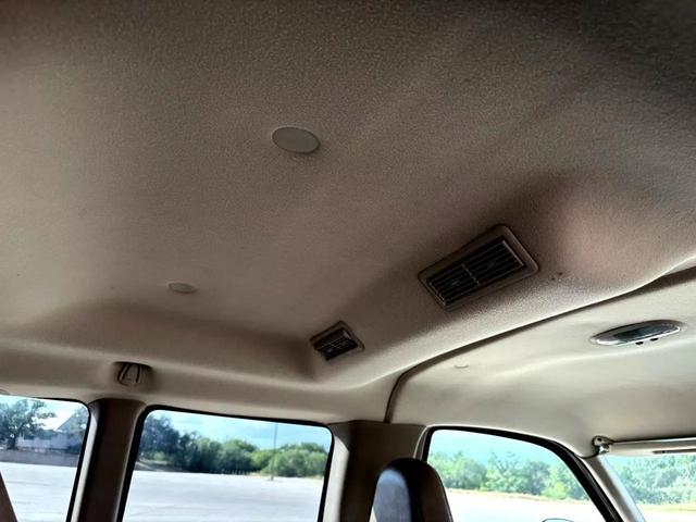 Photo of 2005 Sandstone Metallic Chevrolet Express 3500
