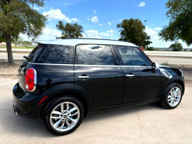 Photo of 2014 Absolute Black Metallic MINI Countryman