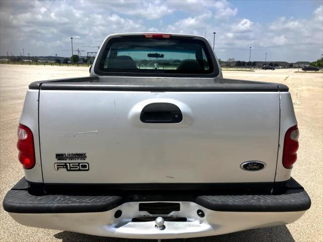 Photo of 2002 Silver Clearcoat Metallic Ford F-150