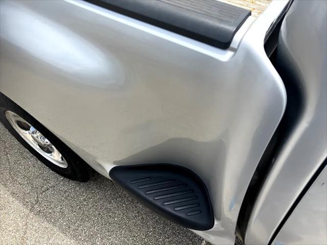 Photo of 2002 Silver Clearcoat Metallic Ford F-150