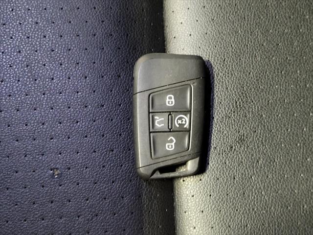 Photo of 2021 Racing Green Metallic Volkswagen Atlas