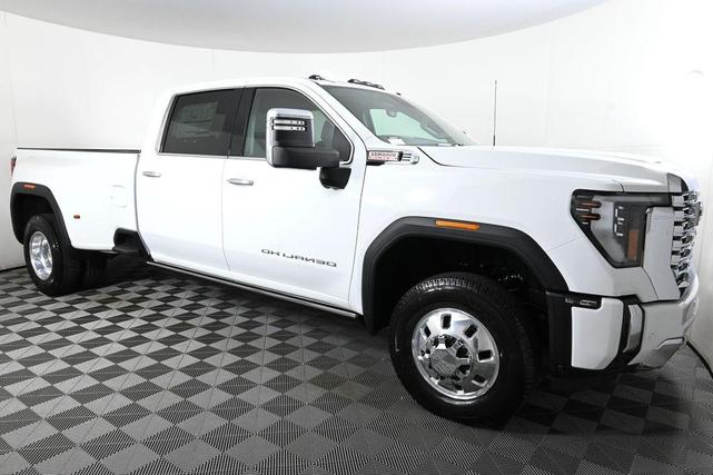 Photo of 2025 Summit White GMC Sierra 3500
