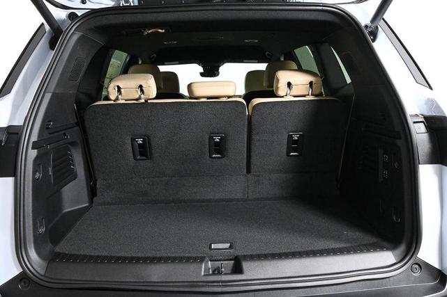 Photo of 2026 White Tri-Coat Buick Enclave