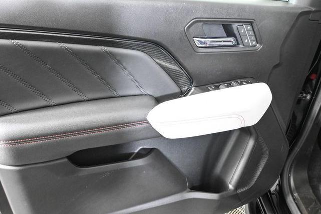 Photo of 2025 Onyx Black GMC Canyon