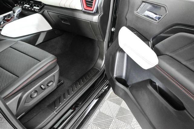 Photo of 2025 Onyx Black GMC Canyon