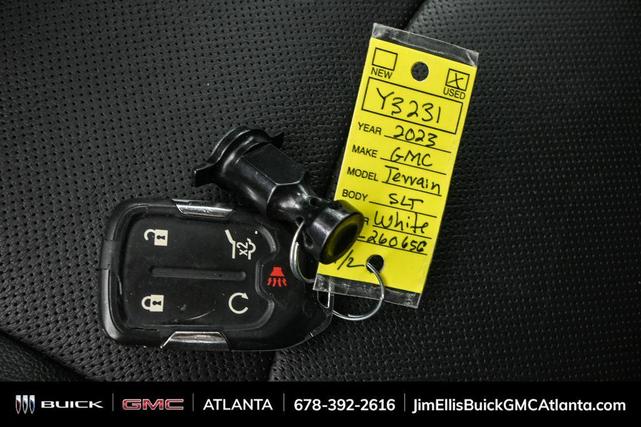 Photo of 2023 Summit White GMC Terrain