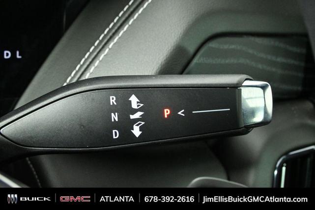 Photo of 2025 Summit White GMC Yukon