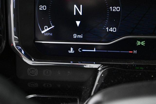 Photo of 2025 Summit White GMC Sierra 1500