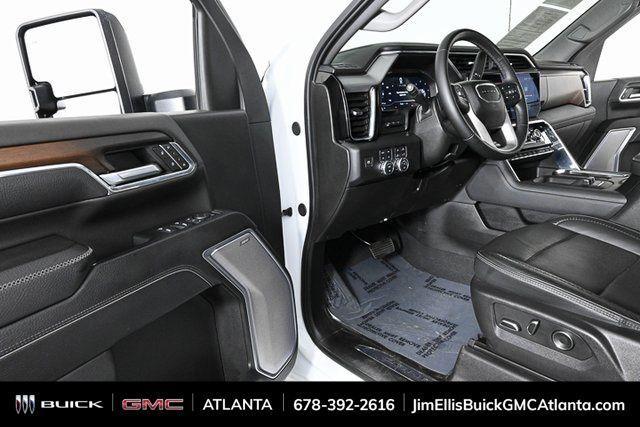 Photo of 2024 Summit White GMC Sierra 3500