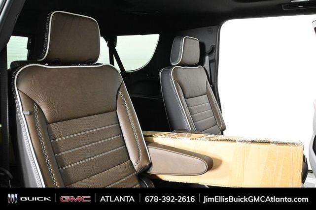 Photo of 2025 Onyx Black GMC Yukon XL