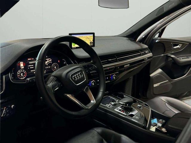Photo of 2018 Black Audi Q7