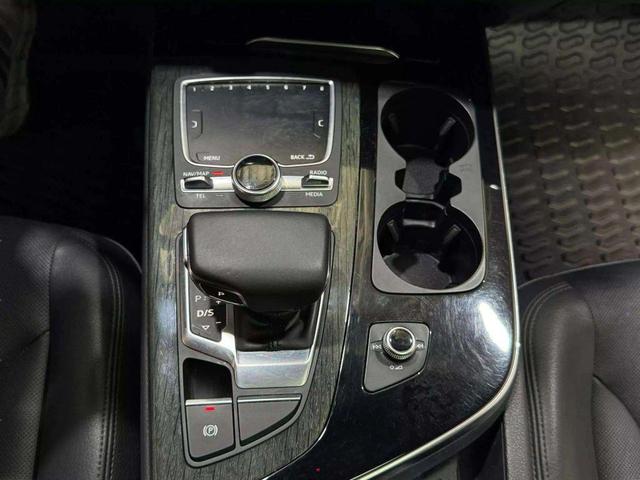 Photo of 2018 Black Audi Q7