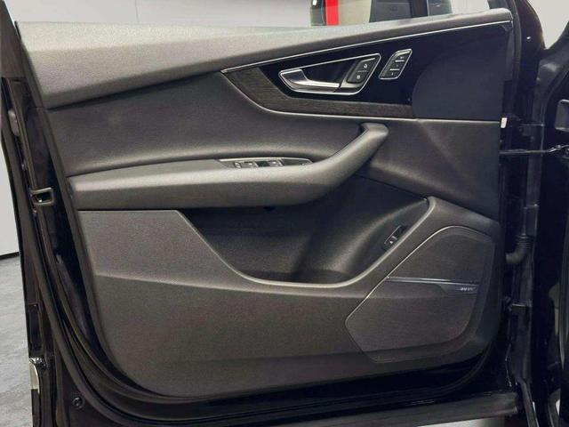 Photo of 2018 Black Audi Q7