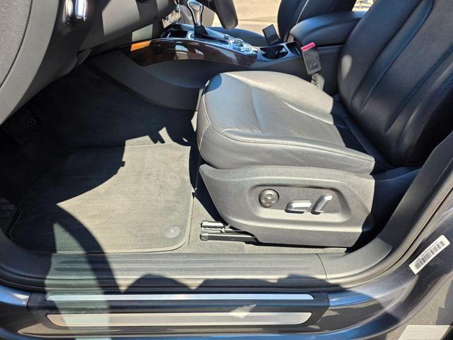 Photo of 2017 Gray Audi Q5