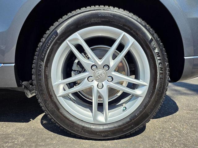 Photo of 2017 Gray Audi Q5