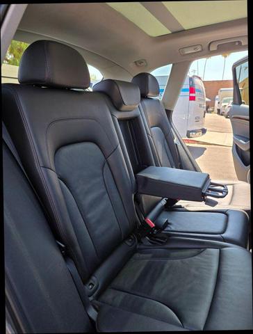 Photo of 2017 Gray Audi Q5