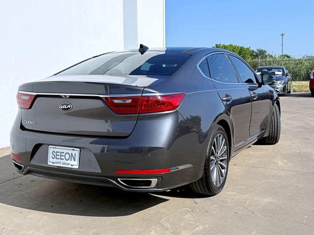 Photo of 2018 Gray Kia Cadenza