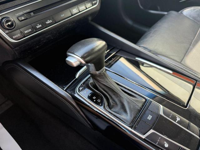 Photo of 2018 Gray Kia Cadenza