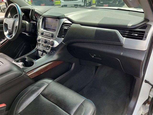 Photo of 2017 Summit White GMC Yukon XL