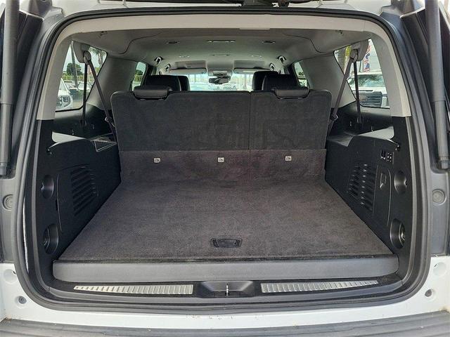 Photo of 2017 Summit White GMC Yukon XL