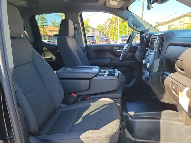 Photo of 2025 Onyx Black GMC Sierra 1500