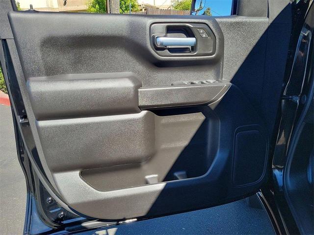 Photo of 2025 Onyx Black GMC Sierra 1500