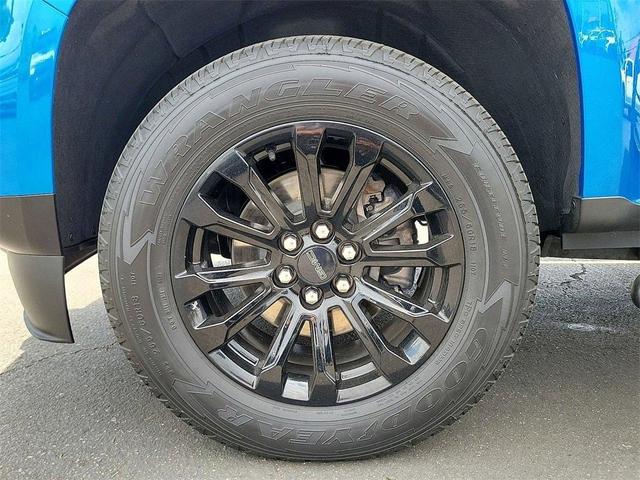 Photo of 2022 Dynamic Blue Metallic GMC Canyon