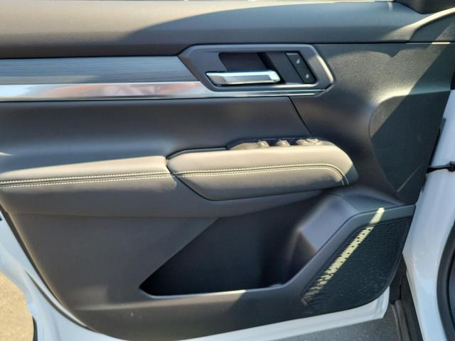 Photo of 2026 Summit White GMC Terrain