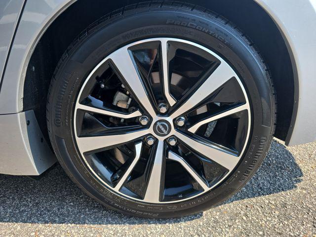 Photo of 2023 Brilliant Silver Metallic Nissan Maxima