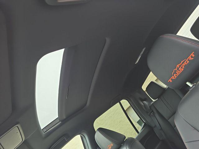 Photo of 2025 Platinum White Pearl Honda Ridgeline